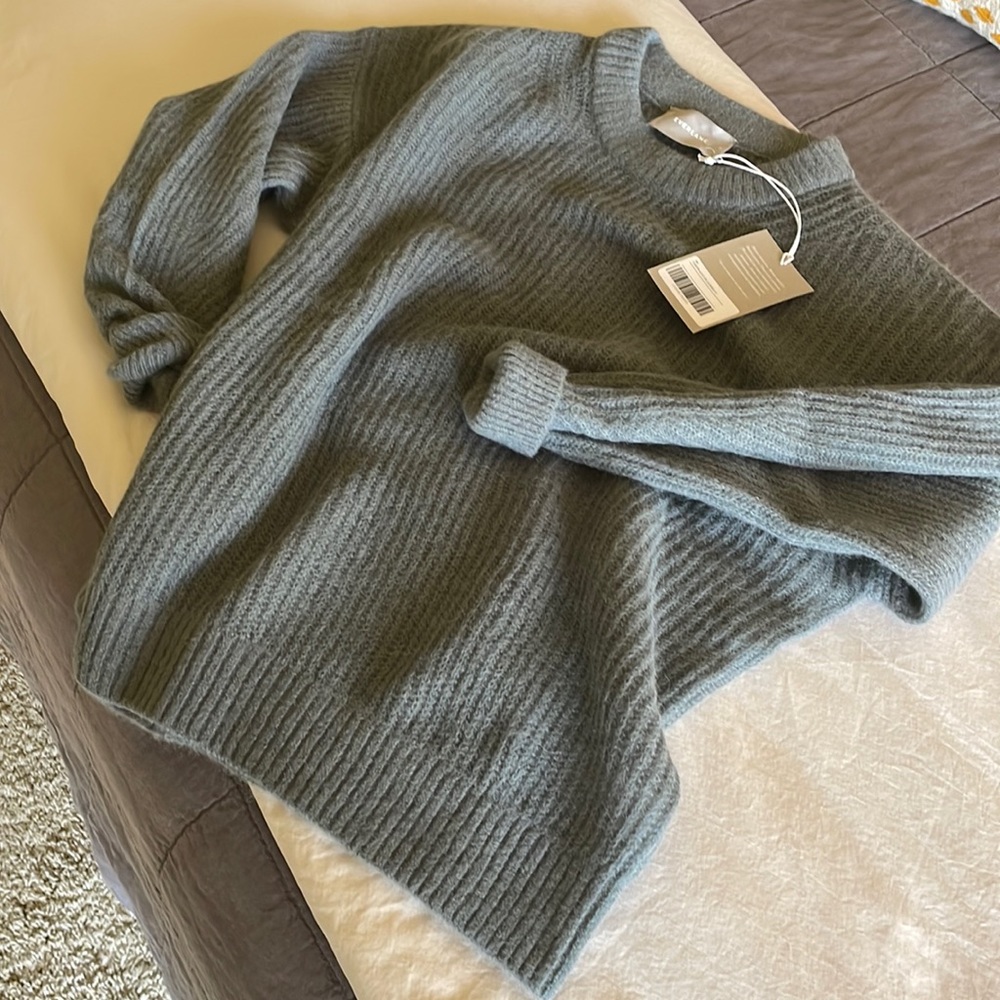 Everlane Alpaca sweater grey smoke color size small new with tags.